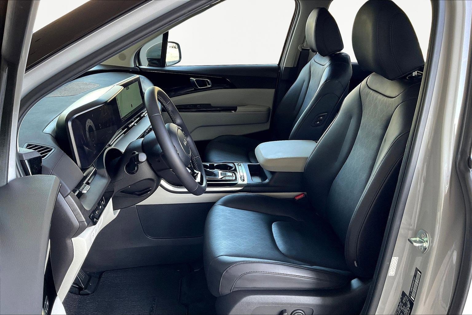 Used 2024 Kia Carnival SX image 20