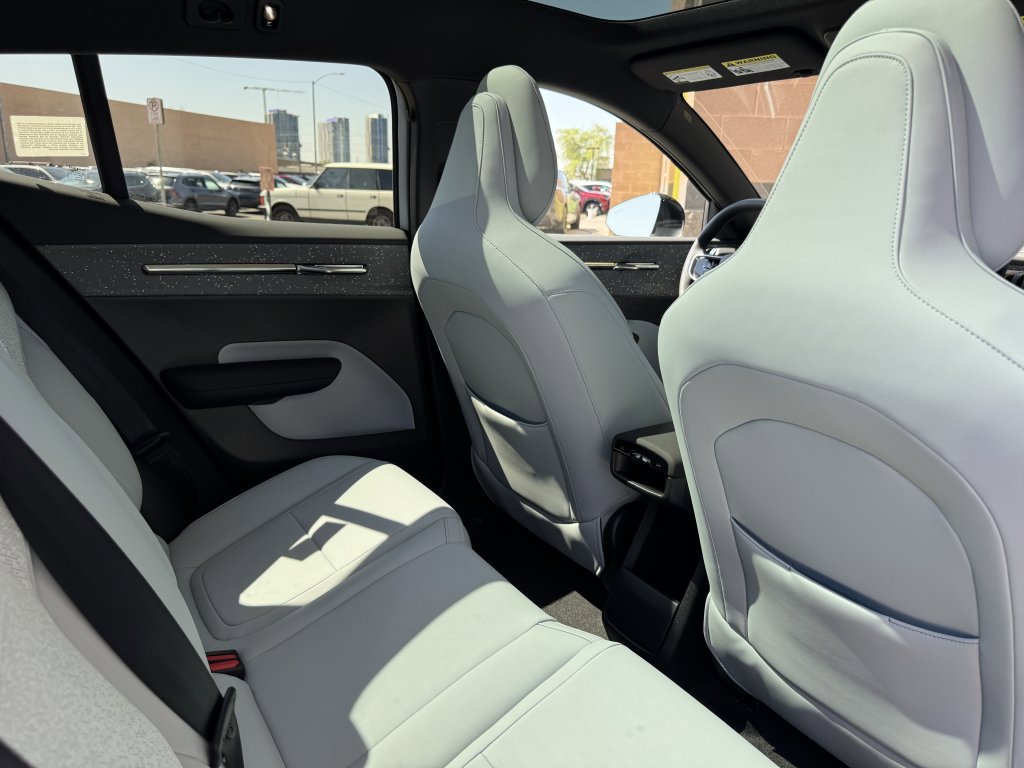 Used 2025 Volvo EX30 Ultra image 34