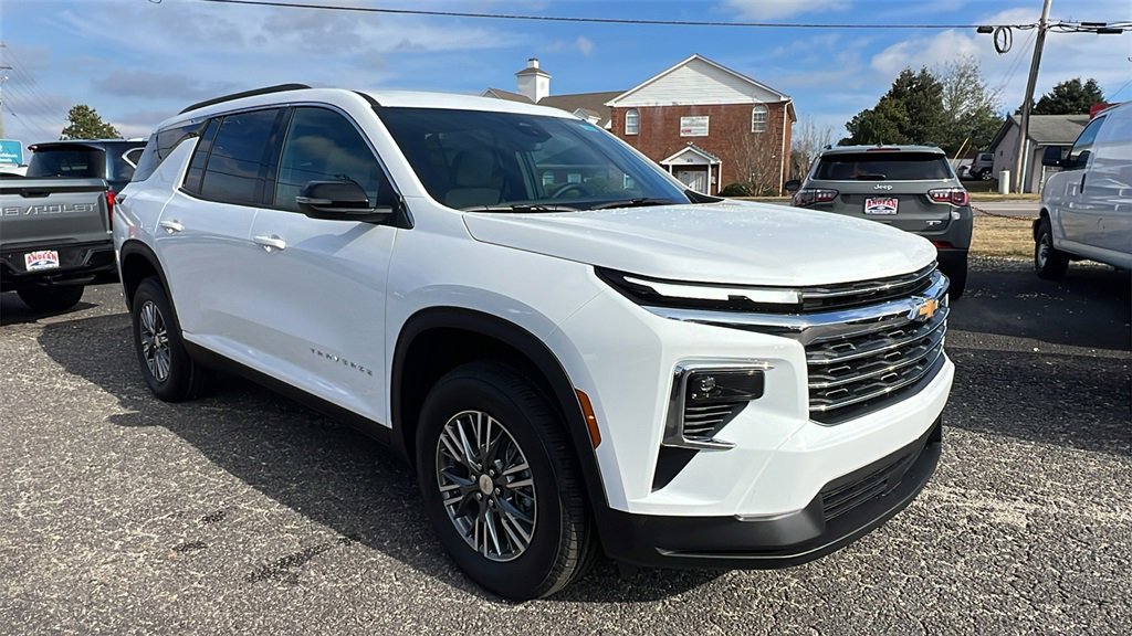 New 2026 Chevrolet Traverse LT image 3