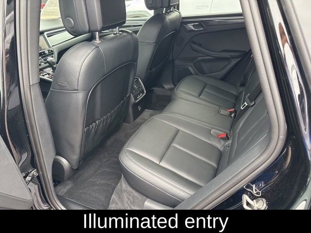 Used 2024 Porsche Macan Base image 17