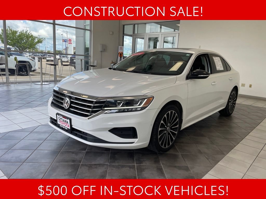 Used 2022 Volkswagen Passat 2.0T FWD image 2