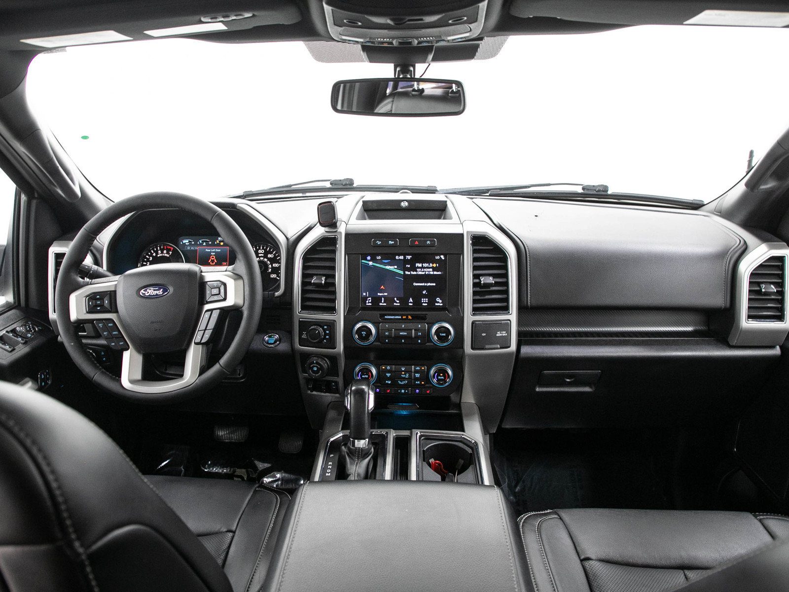 Used 2019 Ford F150 Lariat w/ Equipment Group 502A Luxury AWD/4WD image 16