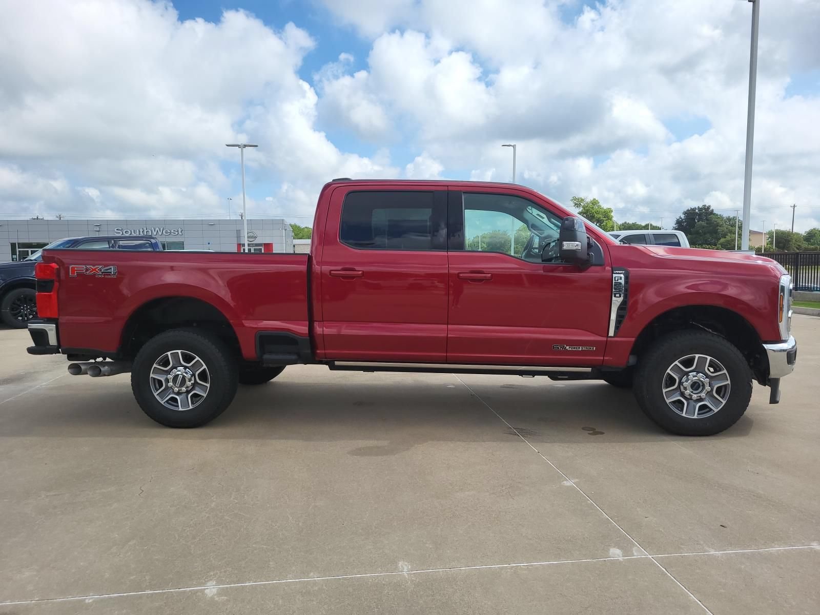 Used 2025 Ford F250 Lariat w/ Lariat Ultimate Package AWD/4WD image 4
