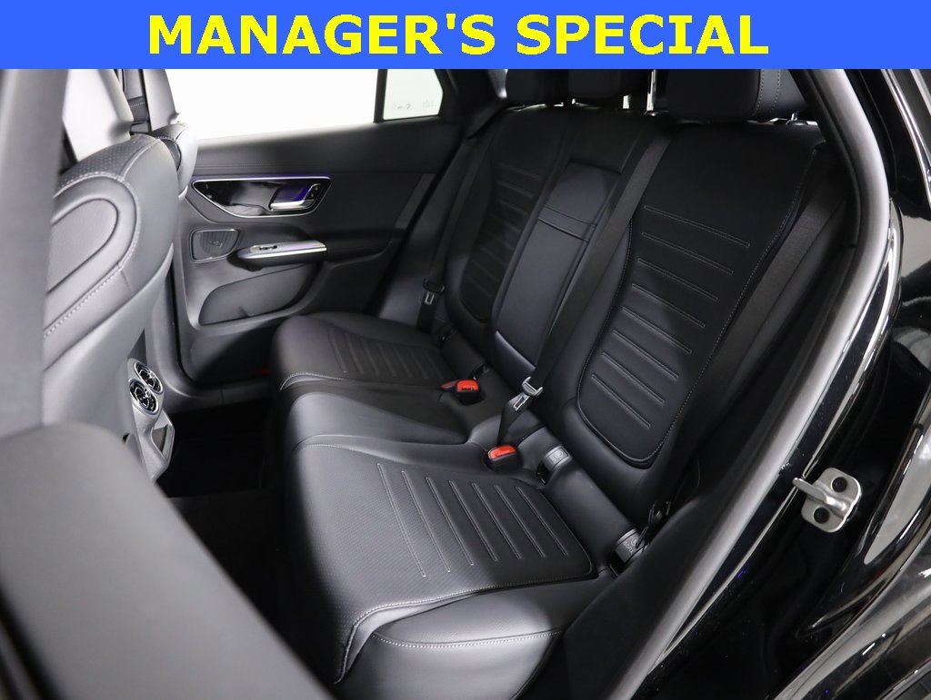 Used 2025 Mercedes-Benz GLC 300 4MATIC image 36