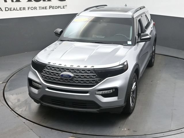 Used 2022 Ford Explorer XLT w/ Equipment Group 202A AWD/4WD image 49