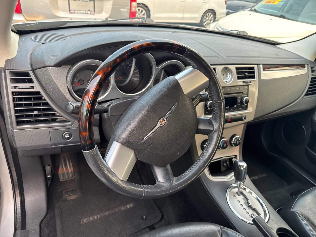 Used 2010 Chrysler Sebring Limited image 10