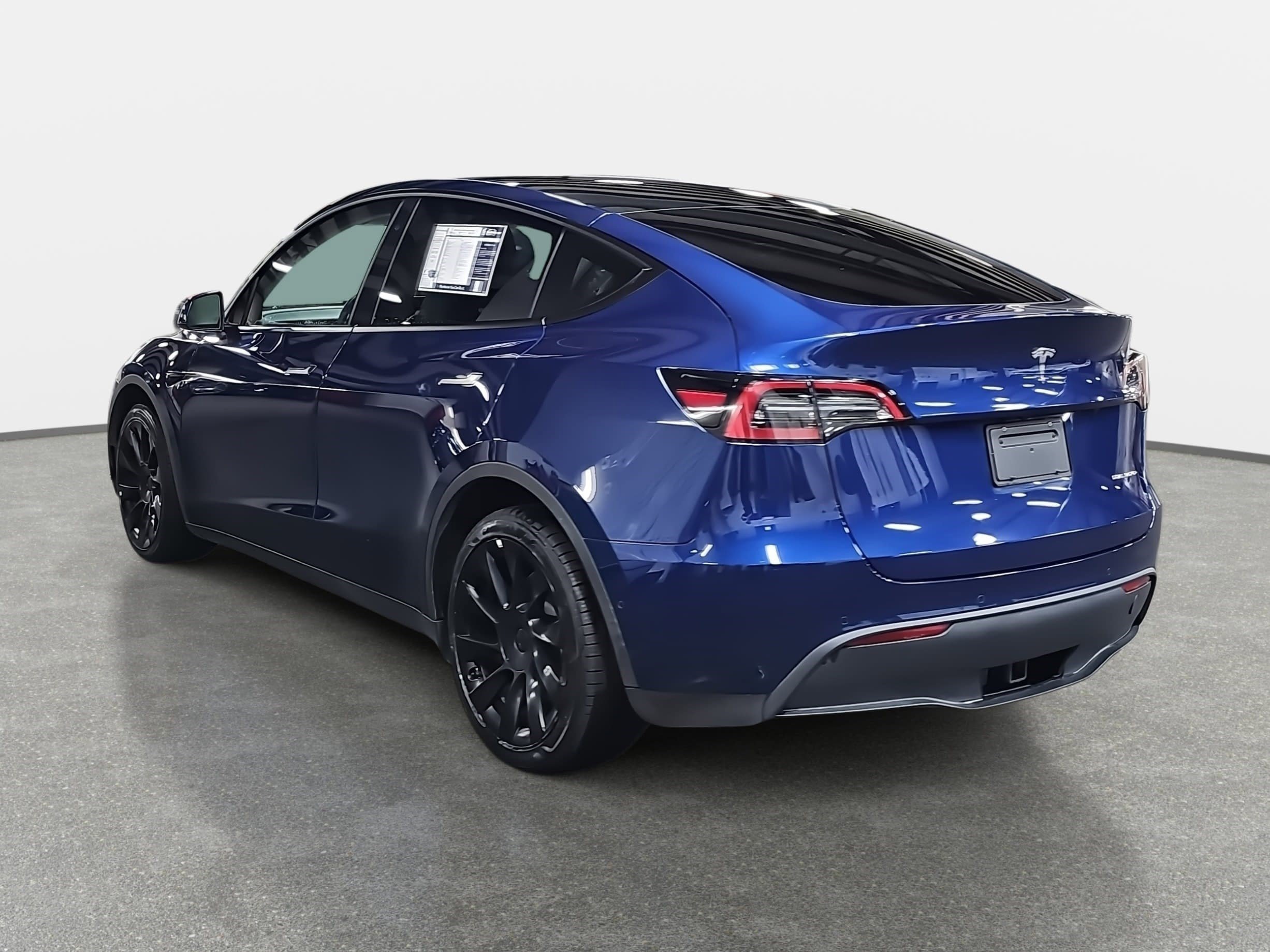 Used 2022 Tesla Model Y Long Range image 7