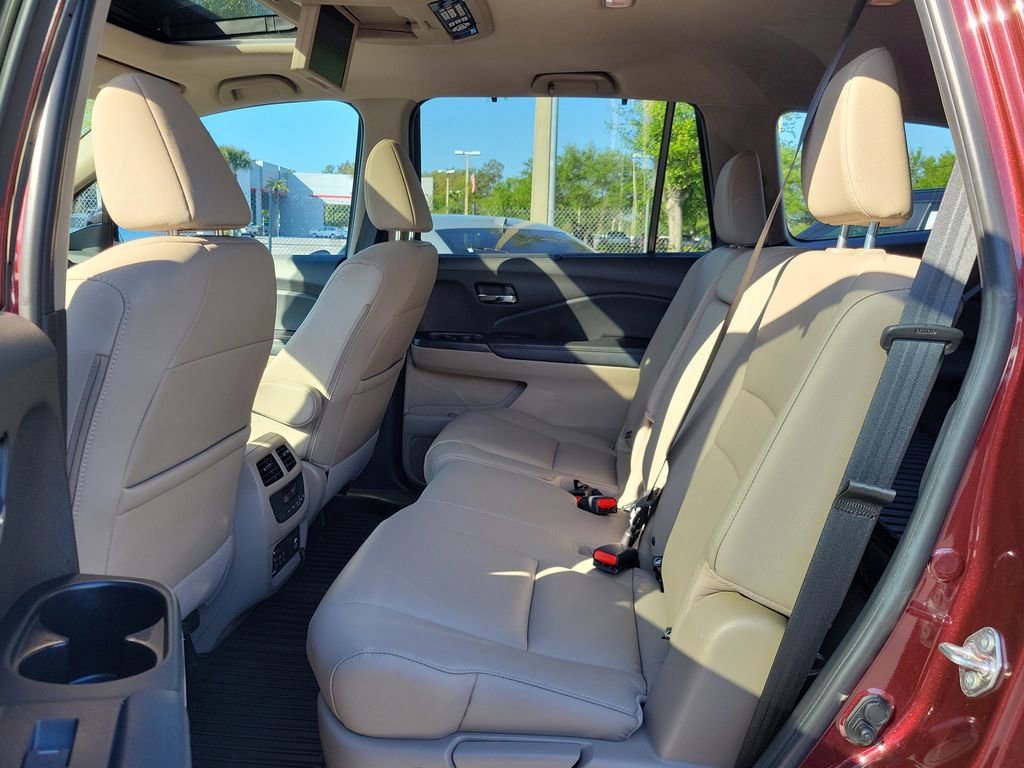 Certified 2018 Honda Pilot Touring image 15