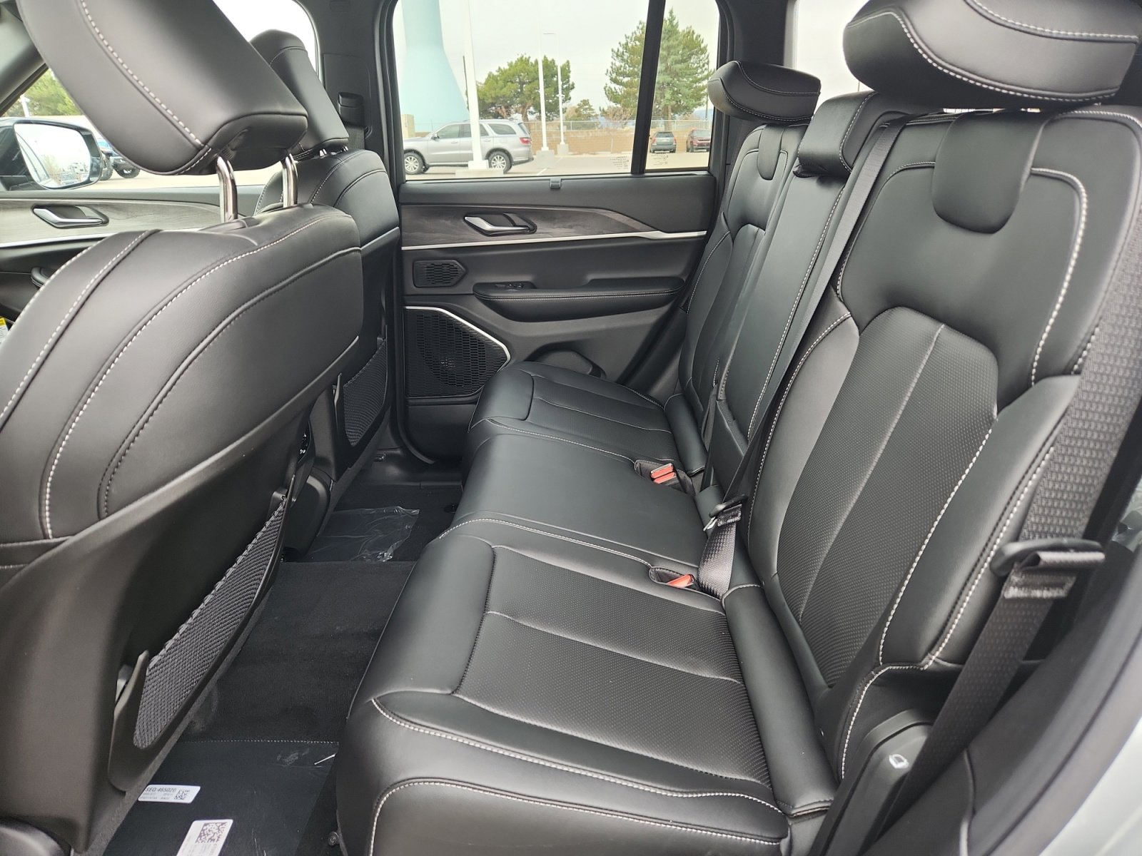 New 2025 Jeep Grand Cherokee Limited 4xe w/ Luxury Tech Group II image 18