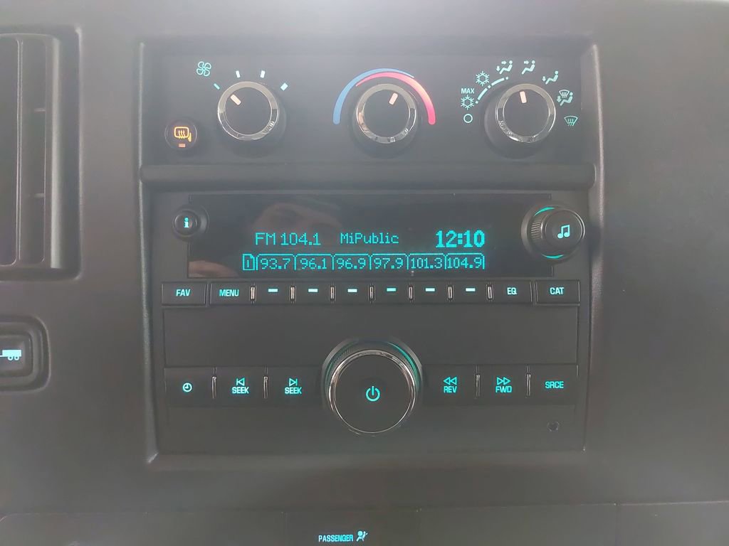 Used 2024 GMC Savana 2500 w/ Driver Convenience Package image 18