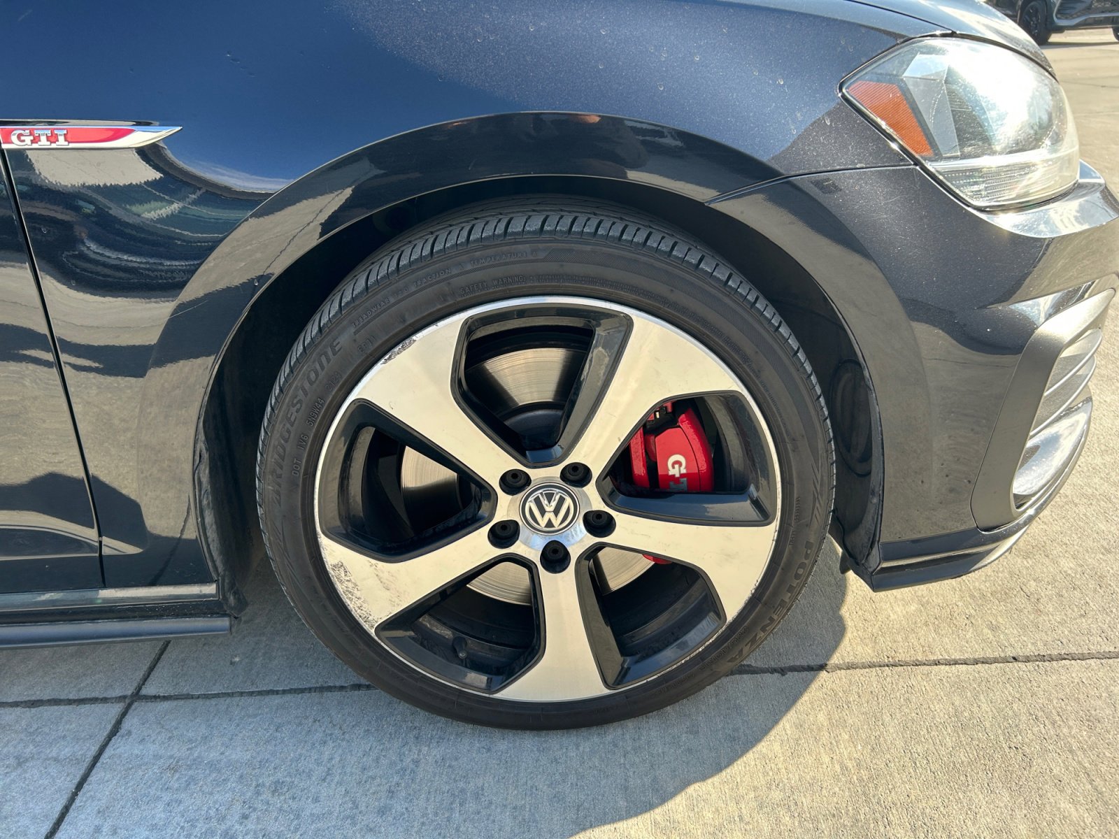 Used 2019 Volkswagen GTI SE image 19