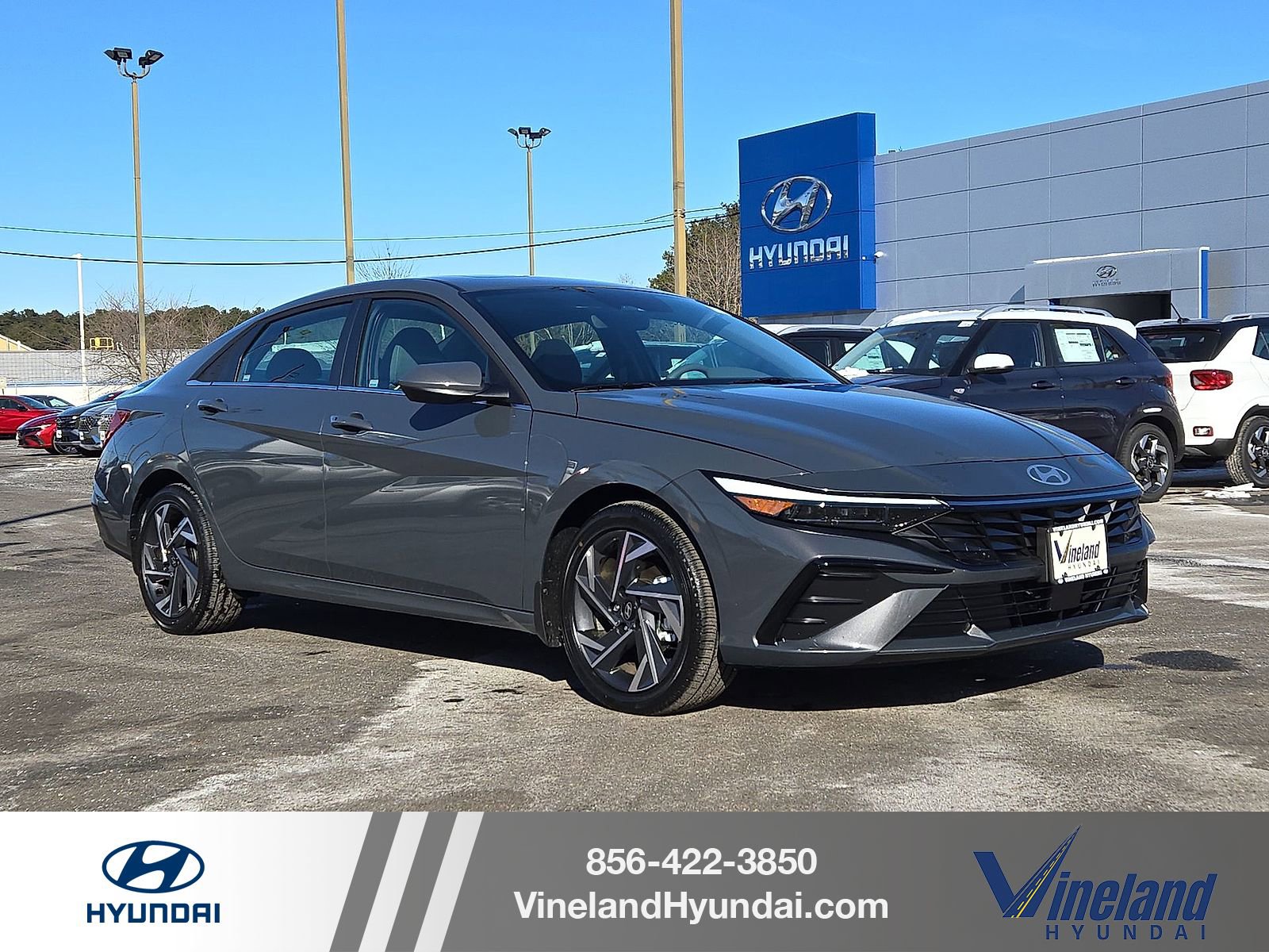 Used 2025 Hyundai Elantra SEL image 1