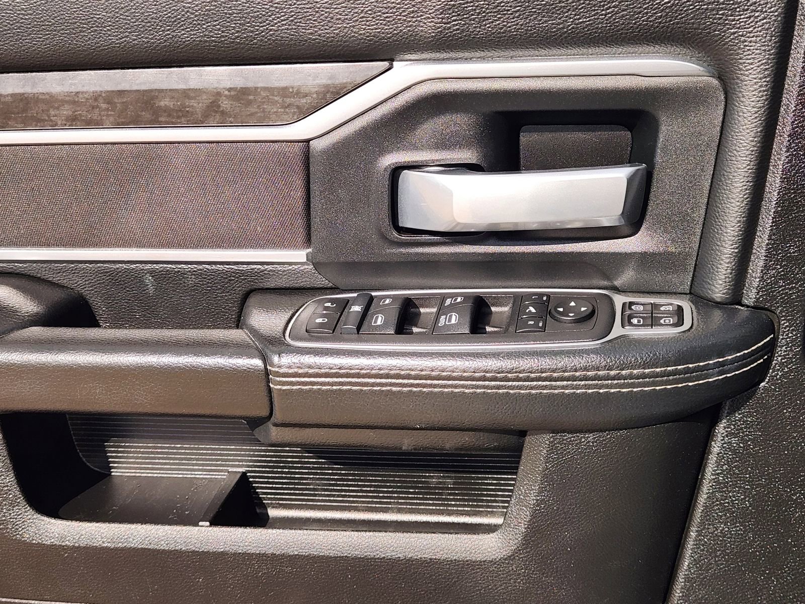 Used 2024 RAM 3500 Big Horn image 24