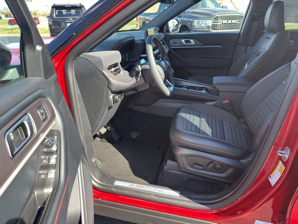 New 2025 Ford Explorer ST-Line w/ Premium Package image 9