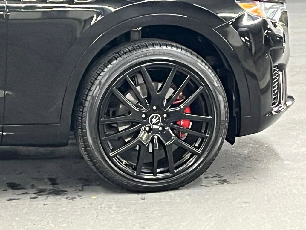 Used 2021 Maserati Levante image 40