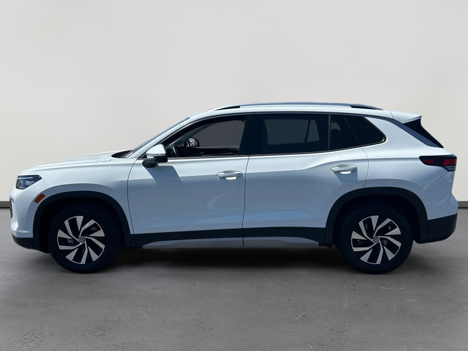 Certified 2026 Volkswagen Tiguan S FWD image 2