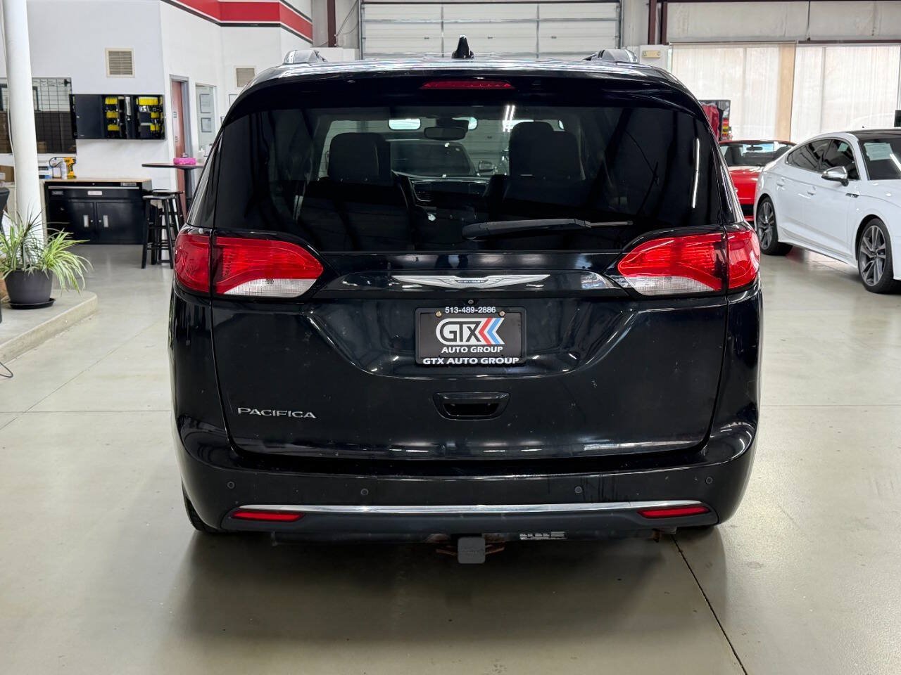 Used 2017 Chrysler Pacifica Touring-L Plus w/ Advanced Safetytec Group FWD image 3