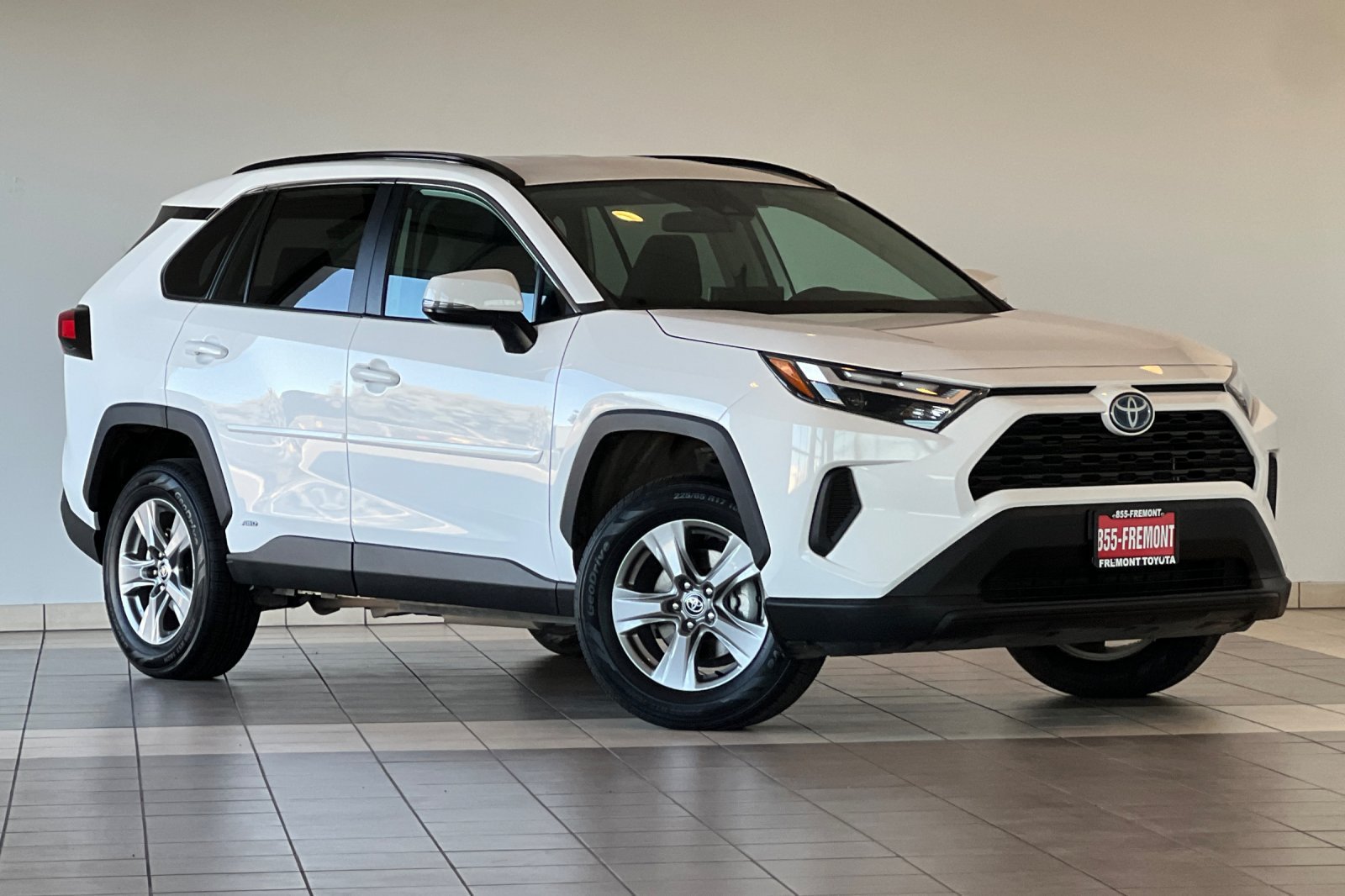 Certified 2024 Toyota RAV4 LE AWD/4WD image 2