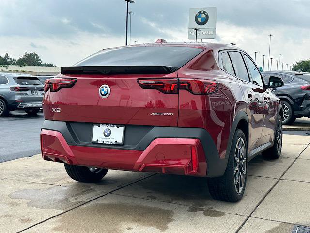 Used 2026 BMW X2 xDrive28i AWD/4WD image 9