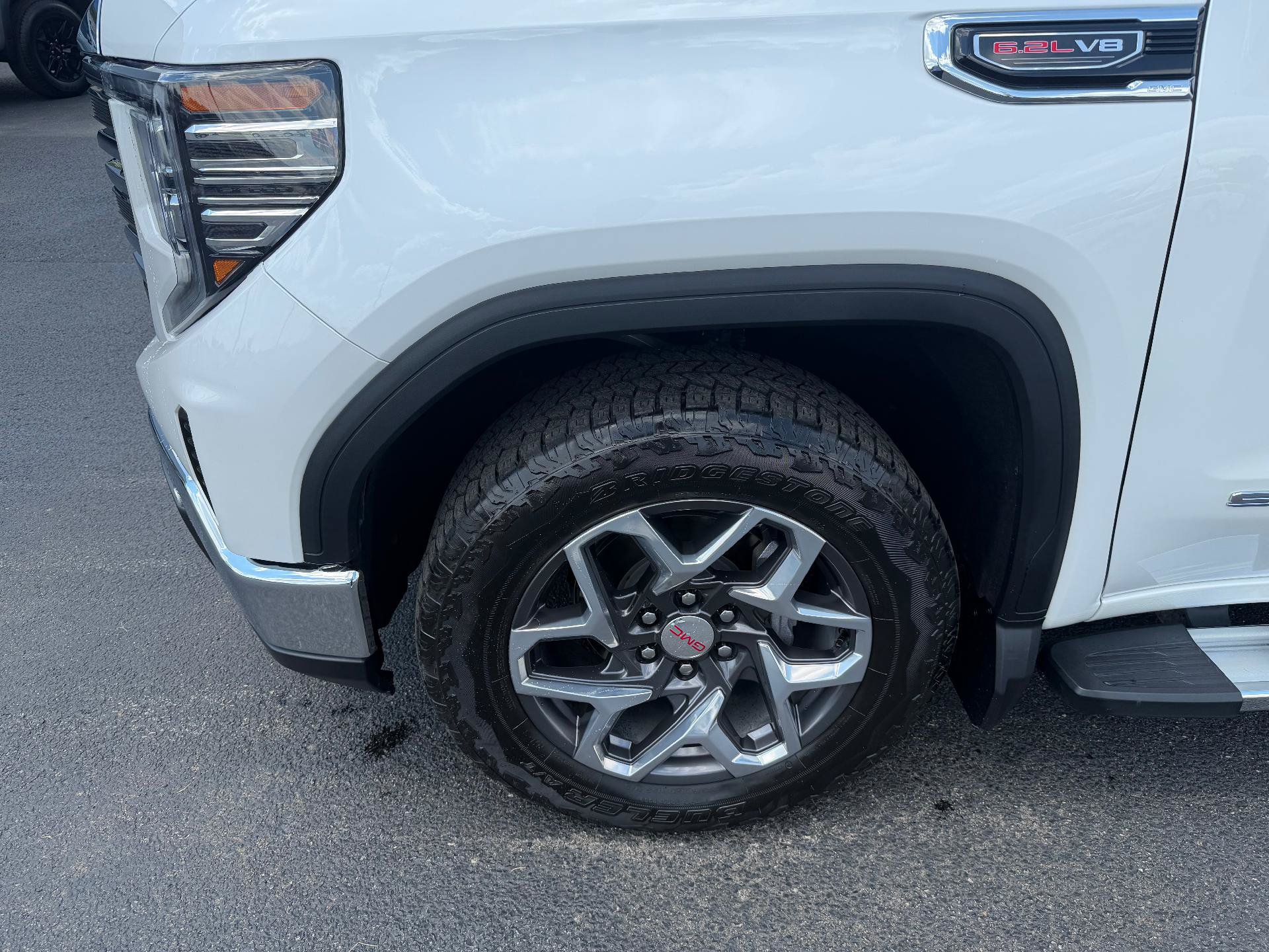 Used 2024 GMC Sierra 1500 SLT w/ SLT Premium Plus Package AWD/4WD image 7
