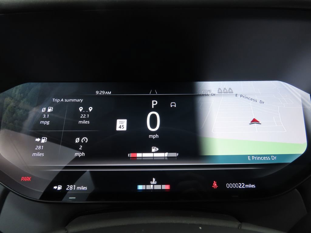 New 2025 Land Rover Range Rover SE image 32