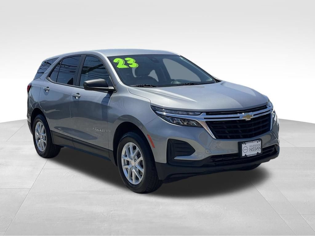 Used 2024 Chevrolet Equinox LS w/ LS Convenience Package AWD/4WD image 3