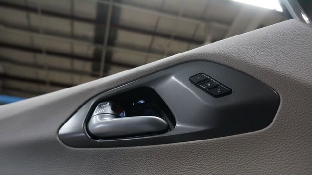 Used 2024 Chrysler Pacifica Touring-L image 28