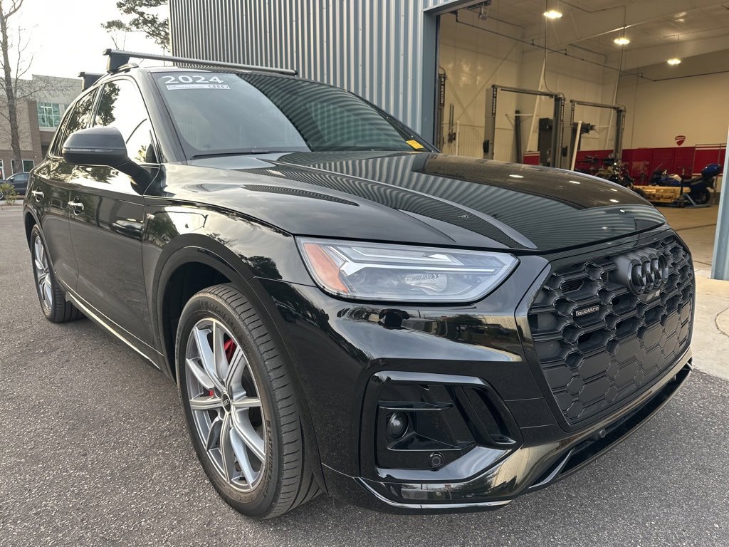 Used 2024 Audi Q5 e Premium Plus w/ Premium Plus Package image 1