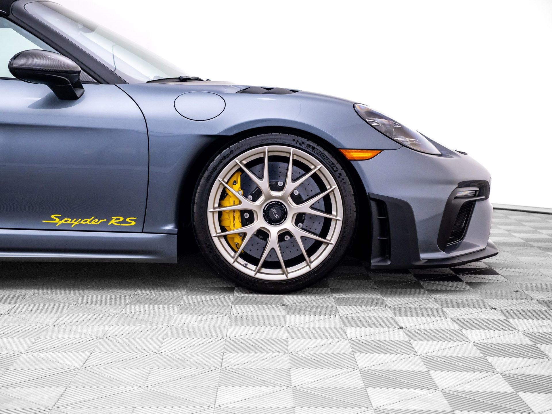 Certified 2025 Porsche 718 Boxster Spyder RS RWD image 44