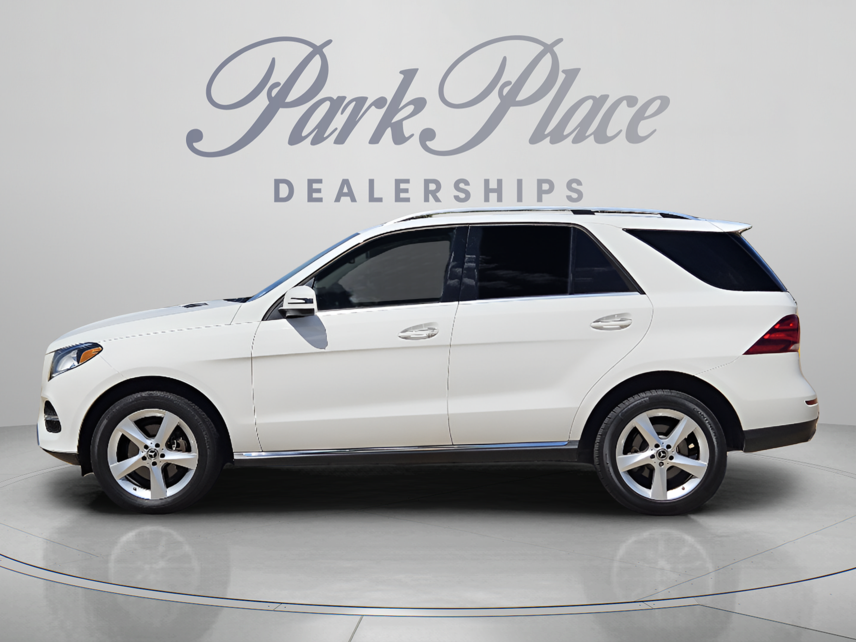 Used 2018 Mercedes-Benz GLE 350 4MATIC image 2