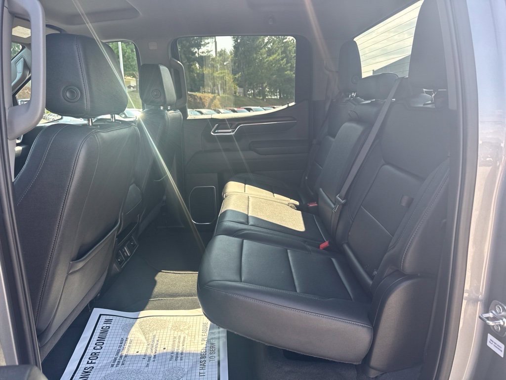 Used 2025 GMC Sierra 1500 SLT AWD/4WD image 25