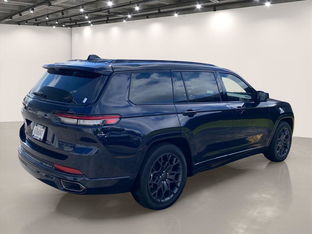 Used 2024 Jeep Grand Cherokee L Summit w/ Advanced Protech Group IV AWD/4WD image 7