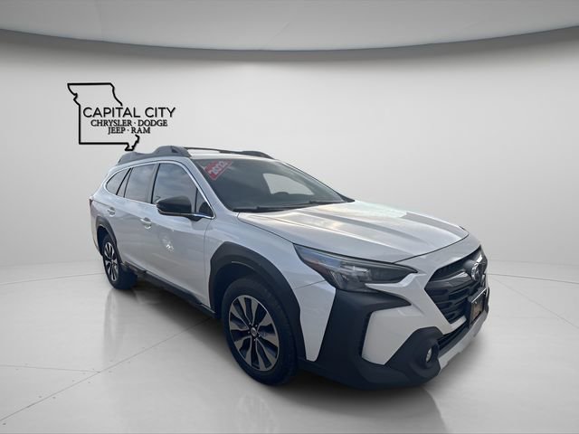 Used 2023 Subaru Outback Limited image 2