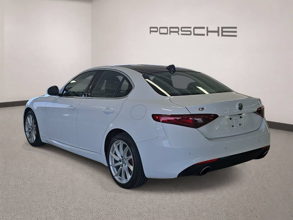 Used 2019 Alfa Romeo Giulia AWD image 3