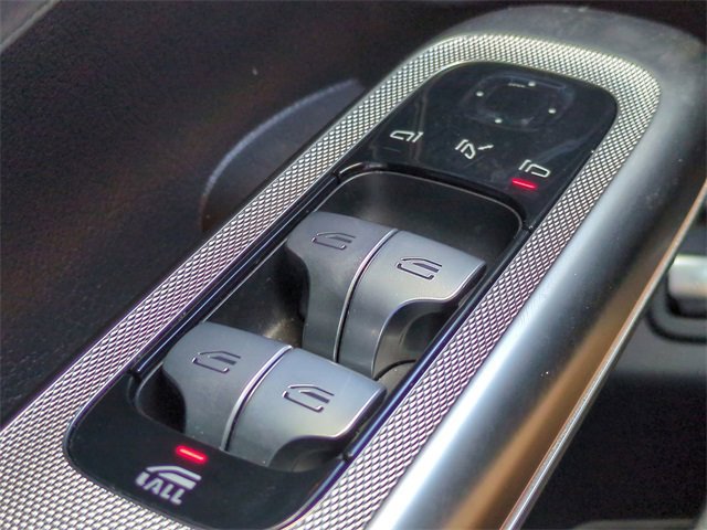 Used 2025 Mercedes-Benz CLE 300 4MATIC Cabriolet image 23