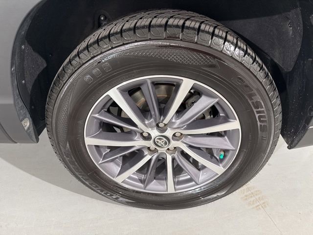 Used 2019 Toyota Highlander XLE image 9