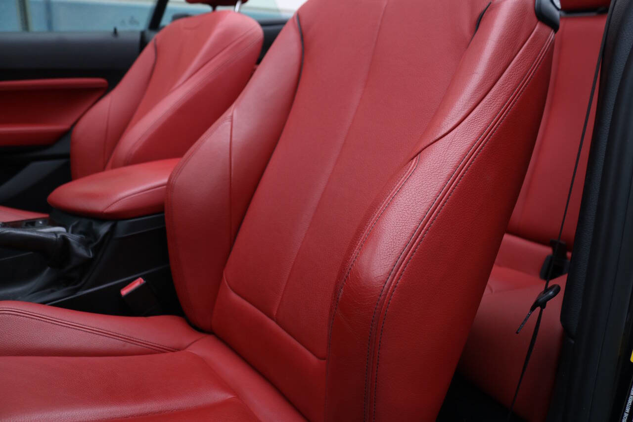 Used 2016 BMW M235i Convertible image 36