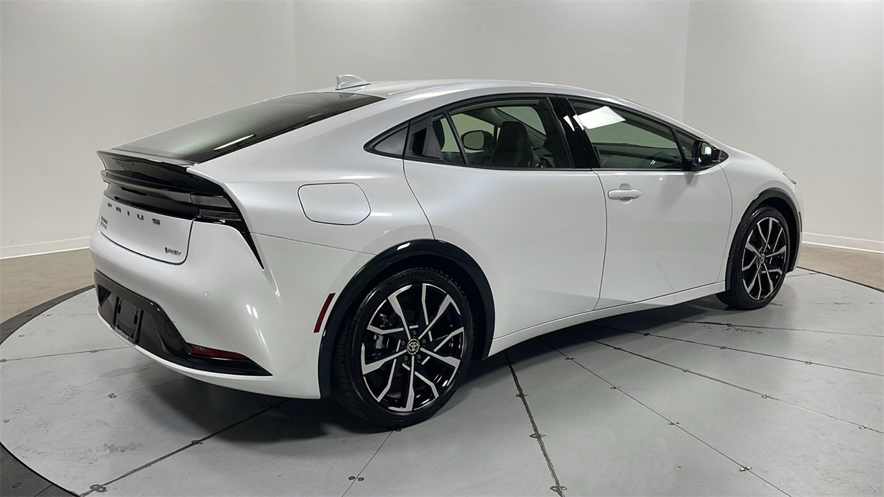 Used 2025 Toyota Prius XSE image 5