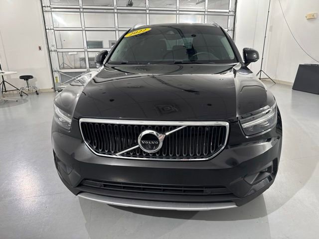 Used 2022 Volvo XC40 T5 Momentum AWD/4WD image 2