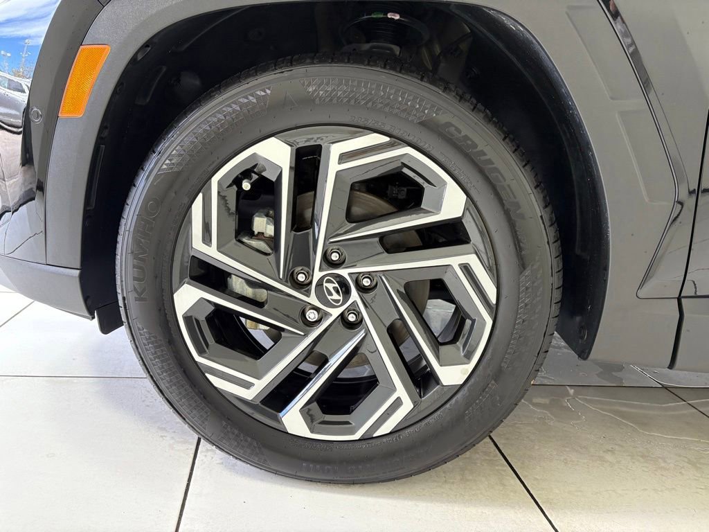 Certified 2025 Hyundai Tucson Limited FWD image 9