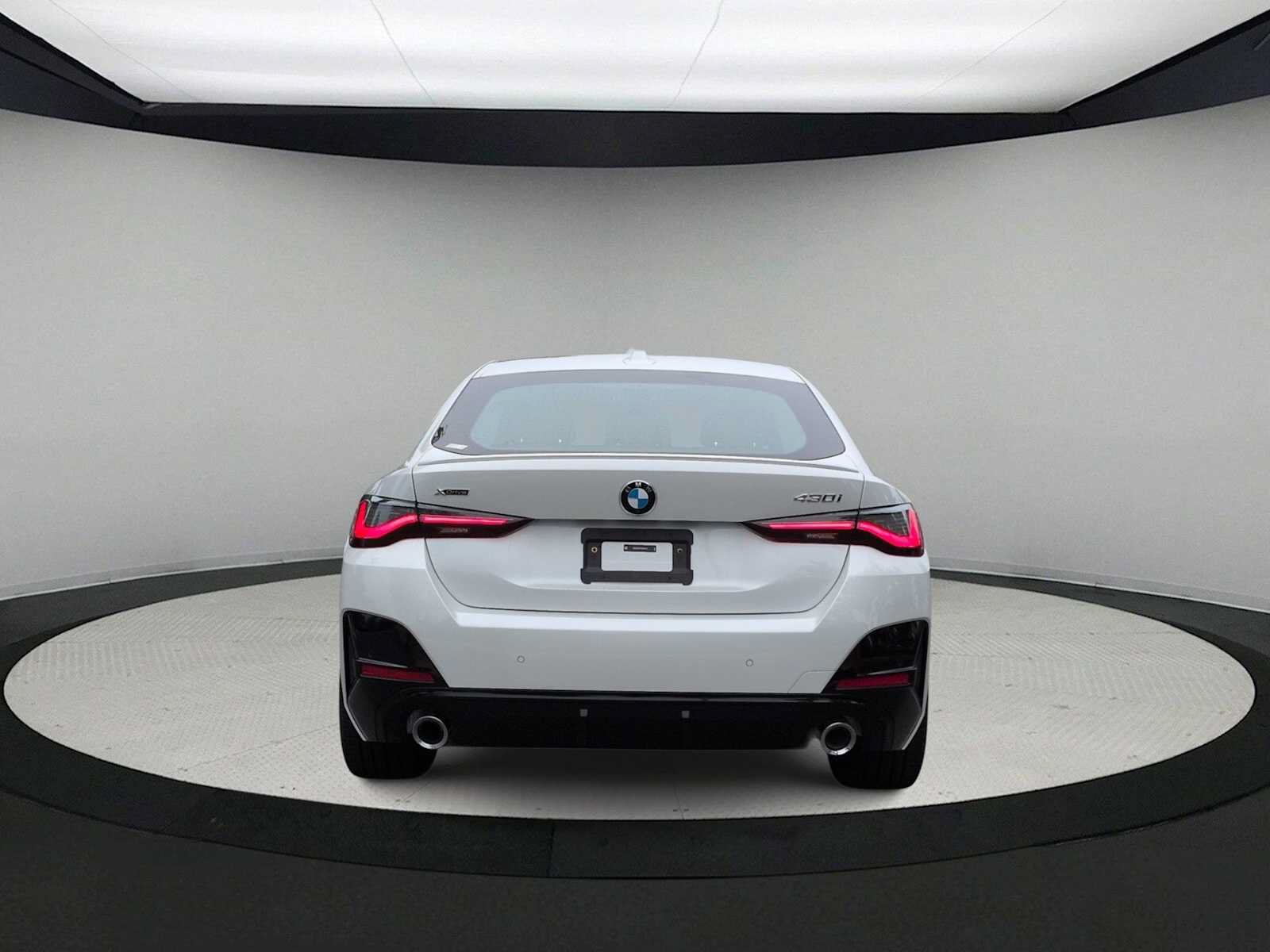 New 2026 BMW 430i xDrive w/ M Sport Package AWD/4WD image 7
