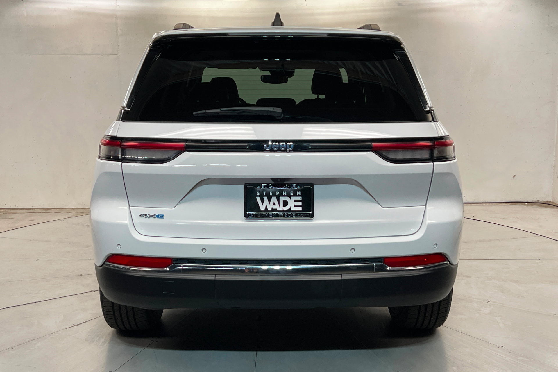 Used 2024 Jeep Grand Cherokee Limited 4xe AWD/4WD image 4