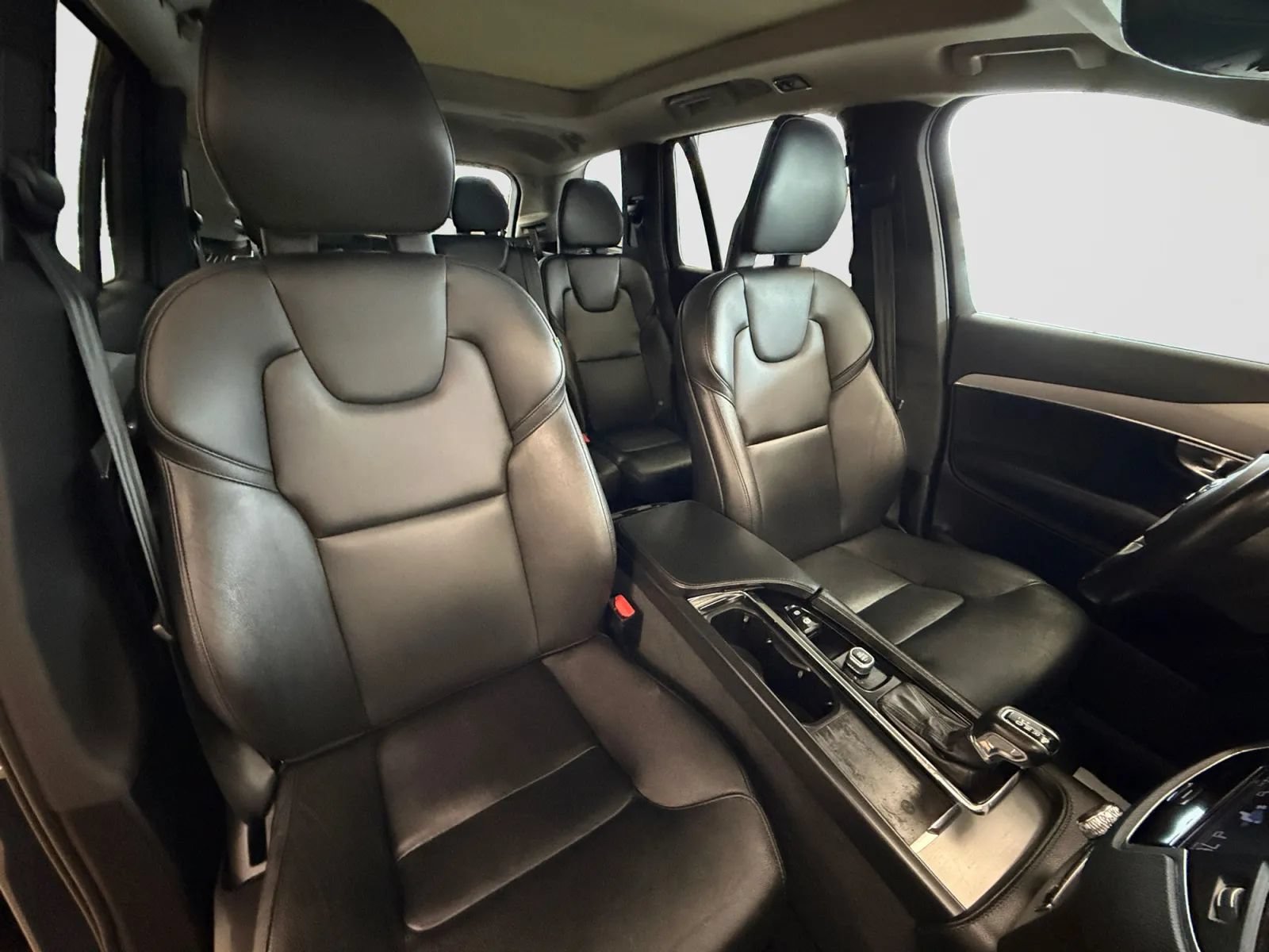 Used 2022 Volvo XC90 T5 Momentum w/ Climate Package AWD/4WD image 23