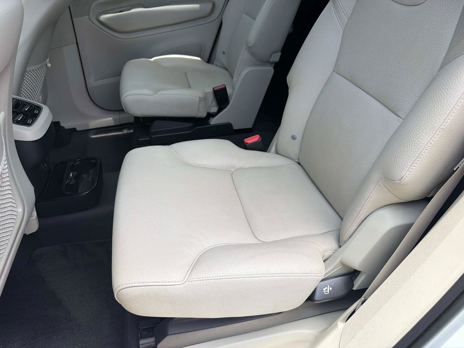 Used 2023 Volvo XC90 B6 Plus w/ Protection Package Premier AWD/4WD image 13