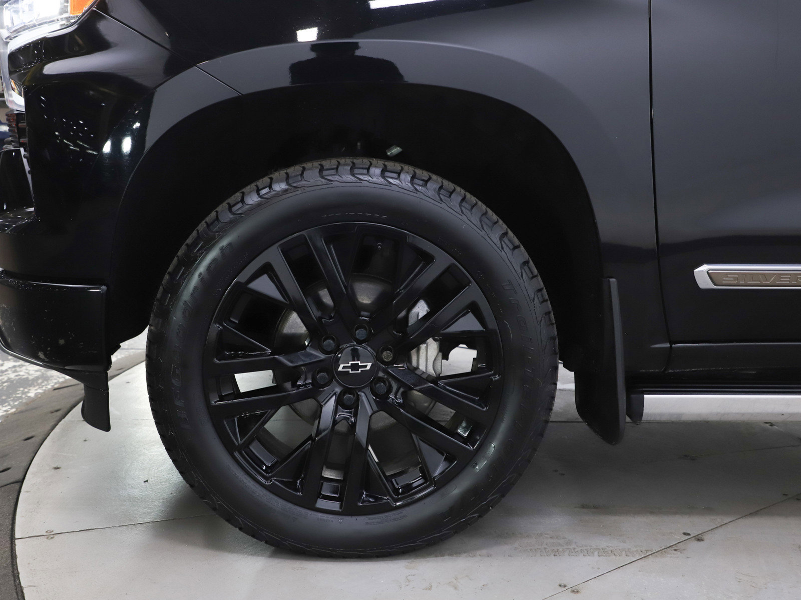 Used 2022 Chevrolet Silverado 1500 High Country w/ High Country Premium Package image 30