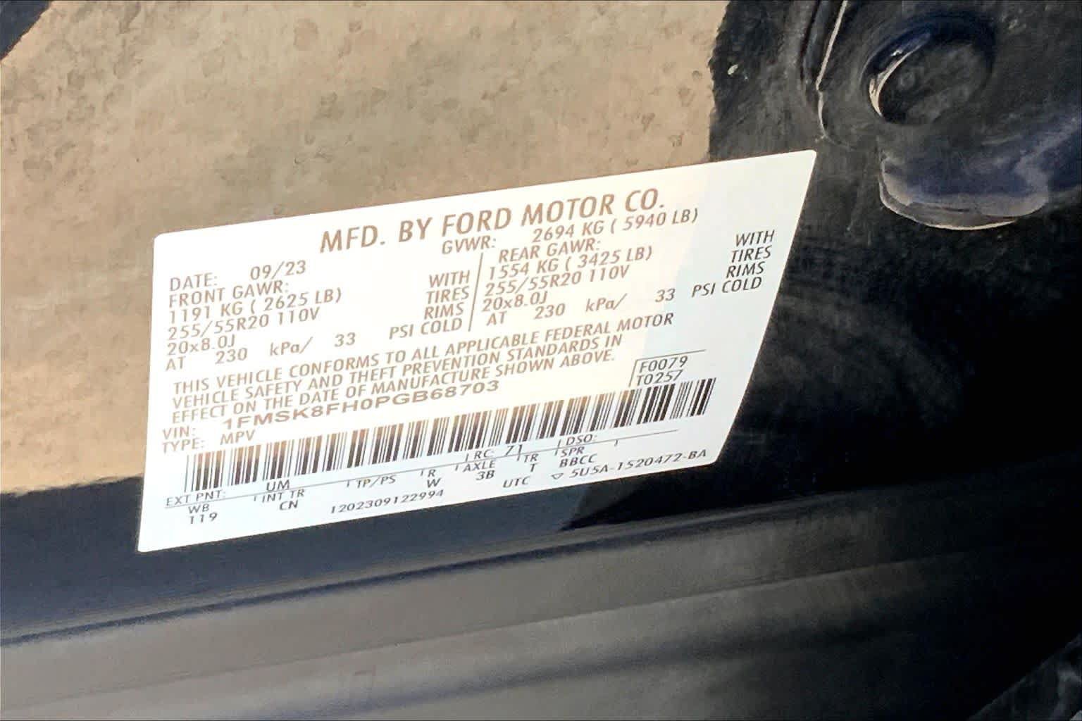 Used 2023 Ford Explorer Limited AWD/4WD image 60