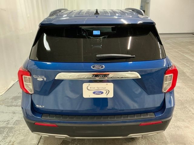 Used 2022 Ford Explorer XLT w/ Equipment Group 202A image 4