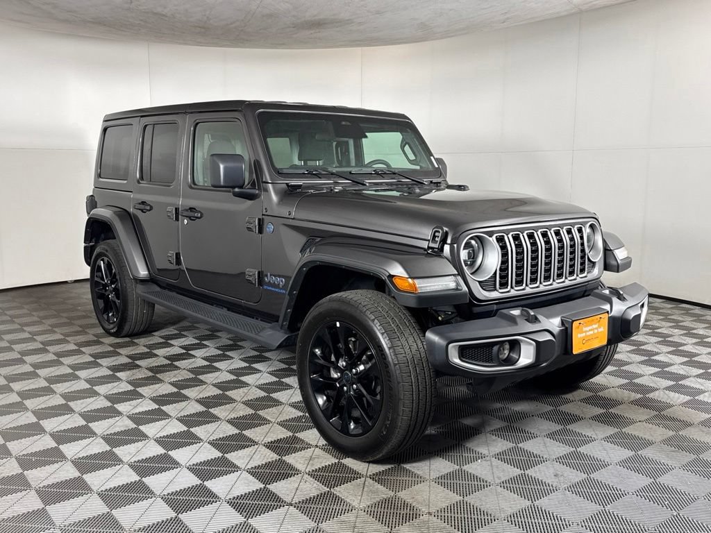 Certified 2025 Jeep Wrangler Unlimited Sahara AWD/4WD image 3