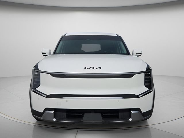 Used 2024 Kia EV9 Light Long Range RWD image 4