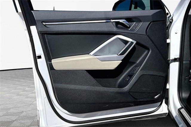 Used 2024 Audi Q3 2.0T Premium Plus w/ Premium Plus Package image 18